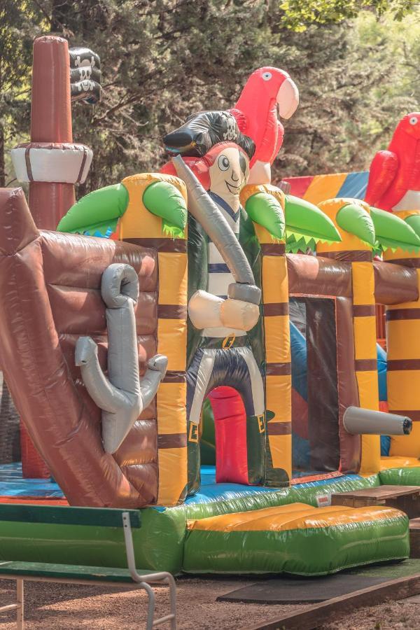 Camping La Peiriere Tuchan Ngoại thất bức ảnh